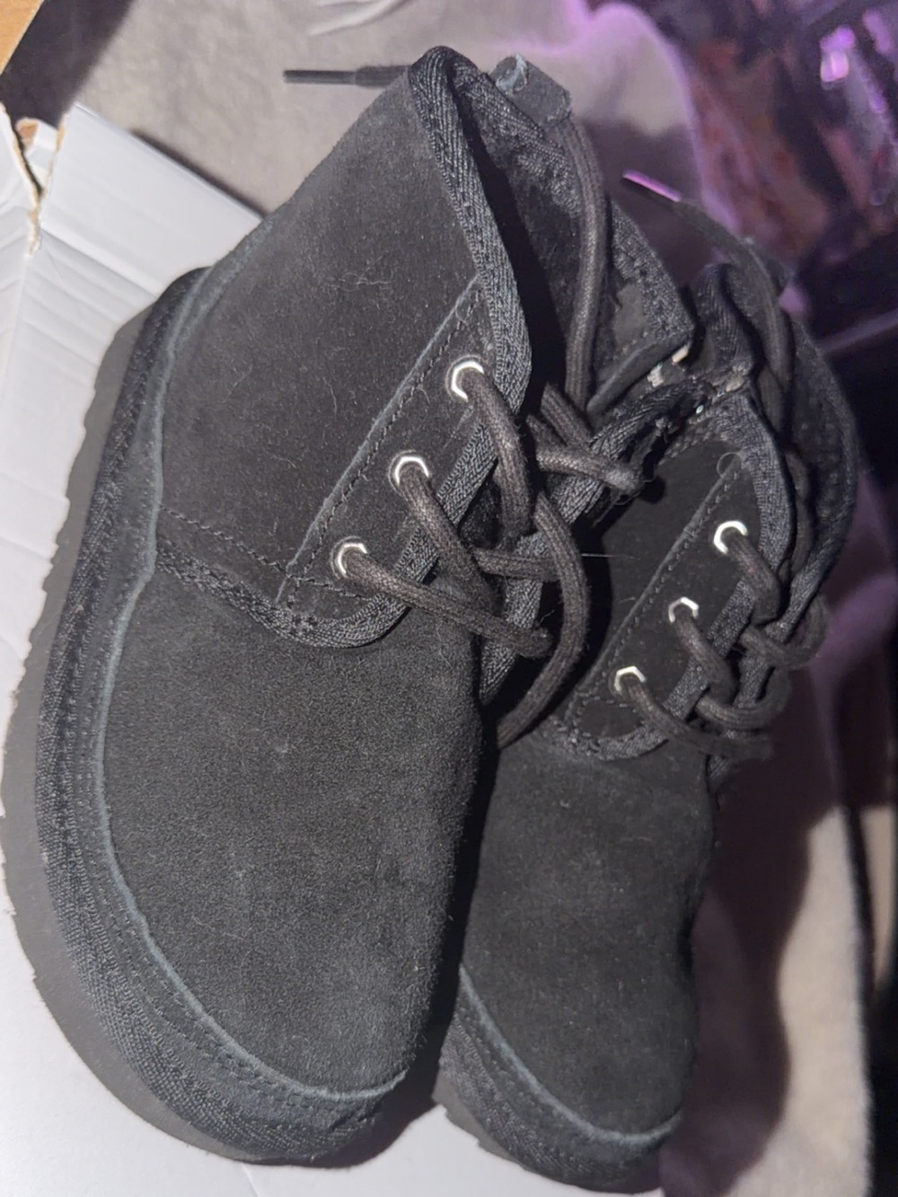 UGG